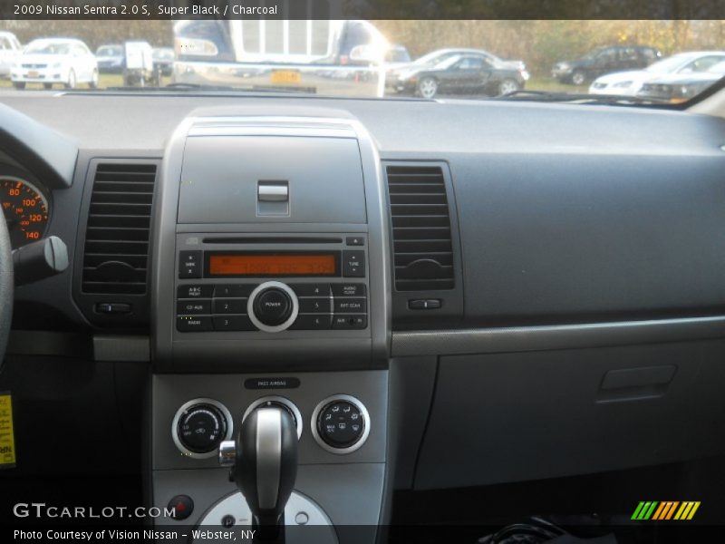 Super Black / Charcoal 2009 Nissan Sentra 2.0 S