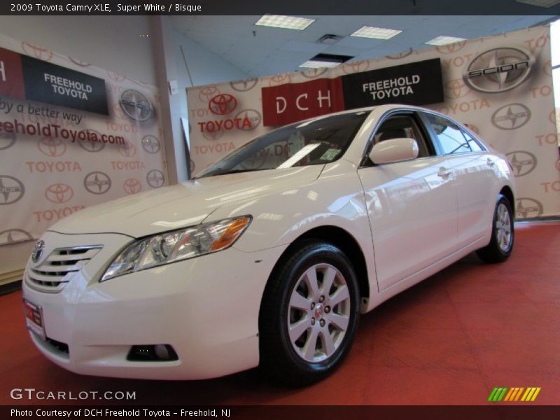 Super White / Bisque 2009 Toyota Camry XLE