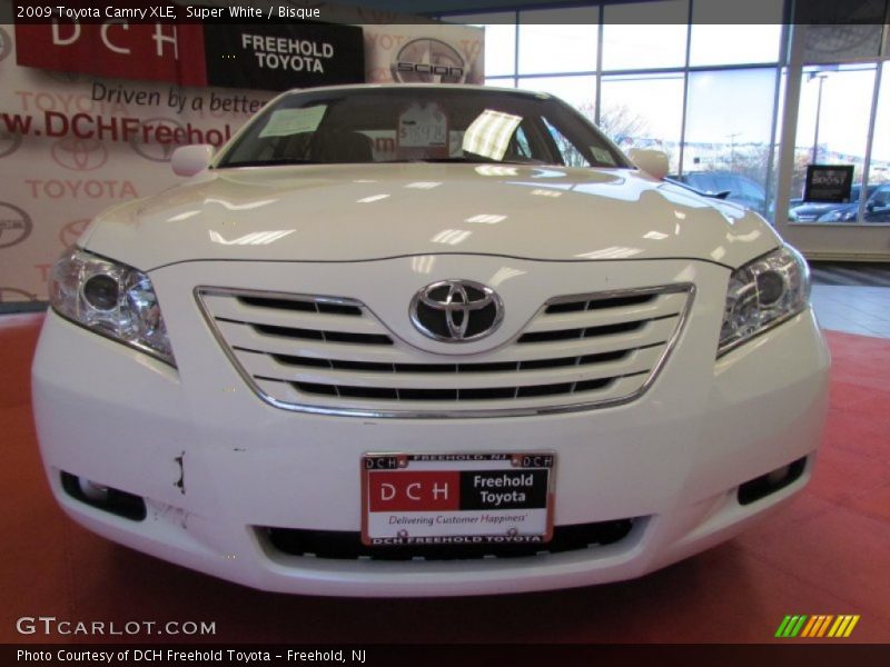 Super White / Bisque 2009 Toyota Camry XLE
