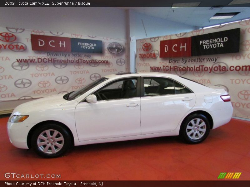 Super White / Bisque 2009 Toyota Camry XLE