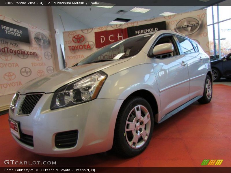 Liquid Platinum Metallic / Ebony 2009 Pontiac Vibe 2.4