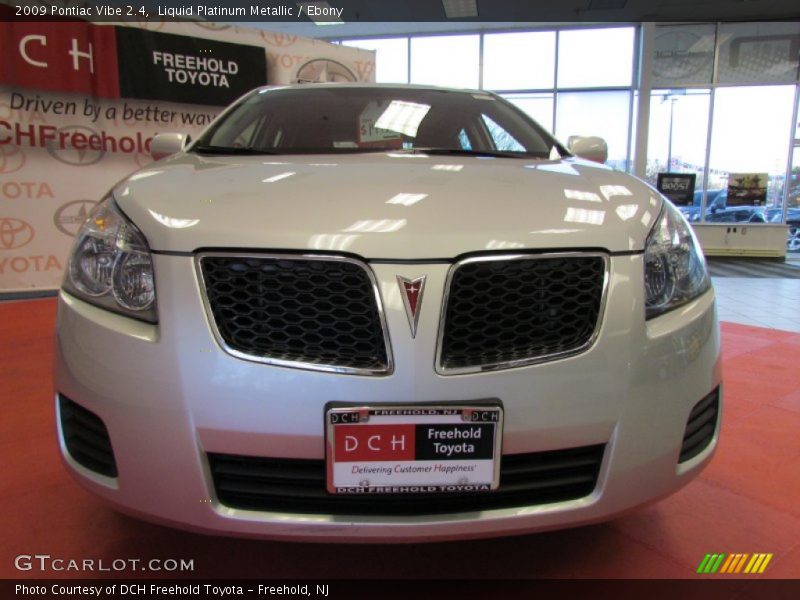 Liquid Platinum Metallic / Ebony 2009 Pontiac Vibe 2.4