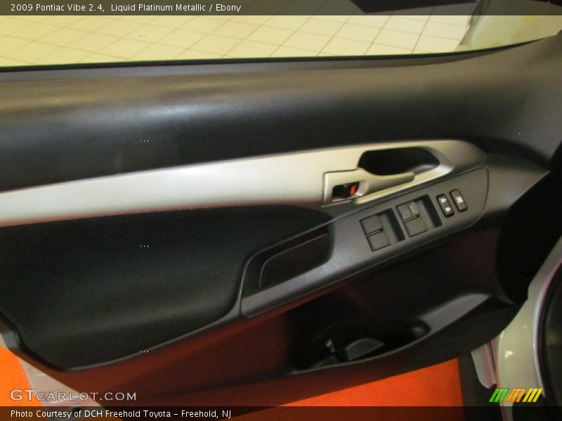 Liquid Platinum Metallic / Ebony 2009 Pontiac Vibe 2.4