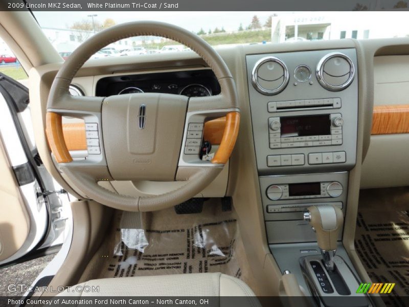 White Platinum Tri-Coat / Sand 2009 Lincoln MKZ Sedan