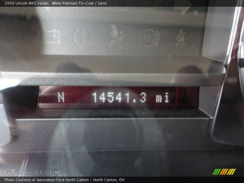 White Platinum Tri-Coat / Sand 2009 Lincoln MKZ Sedan