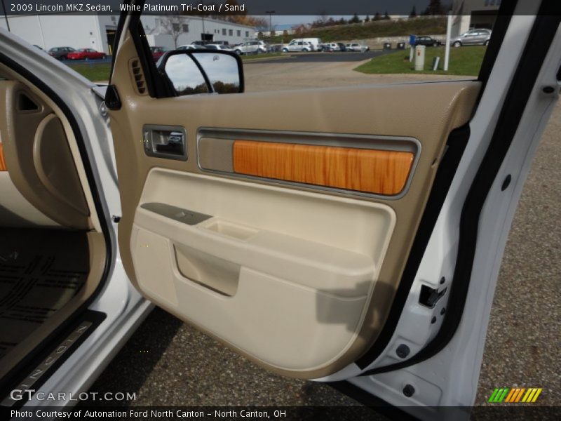 White Platinum Tri-Coat / Sand 2009 Lincoln MKZ Sedan