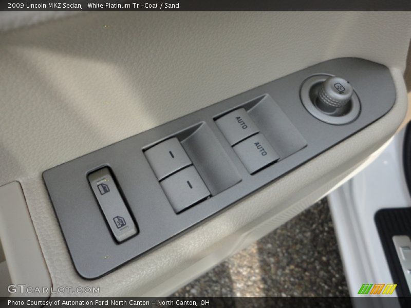 White Platinum Tri-Coat / Sand 2009 Lincoln MKZ Sedan