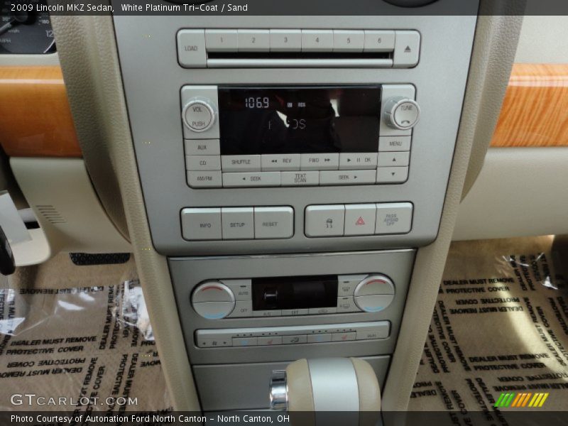 White Platinum Tri-Coat / Sand 2009 Lincoln MKZ Sedan
