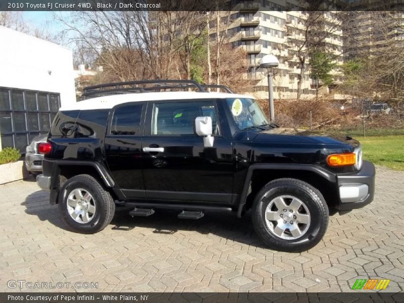 Black / Dark Charcoal 2010 Toyota FJ Cruiser 4WD