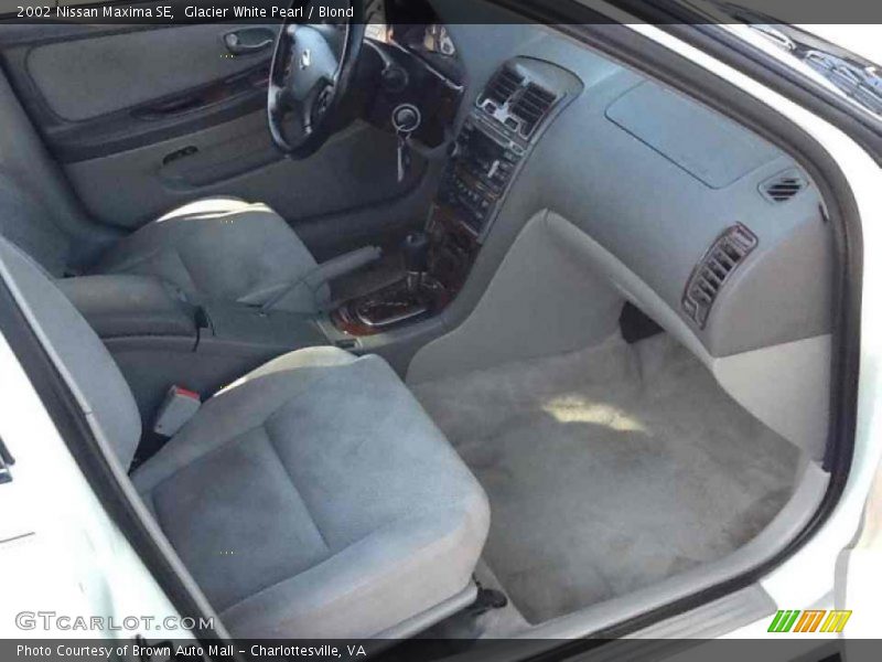 Glacier White Pearl / Blond 2002 Nissan Maxima SE