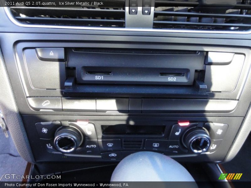 Ice Silver Metallic / Black 2011 Audi Q5 2.0T quattro