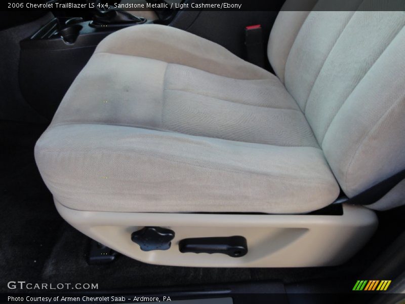 Sandstone Metallic / Light Cashmere/Ebony 2006 Chevrolet TrailBlazer LS 4x4
