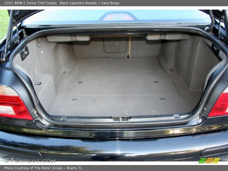  2003 5 Series 540i Sedan Trunk