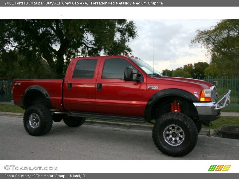 Toreador Red Metallic / Medium Graphite 2001 Ford F350 Super Duty XLT Crew Cab 4x4