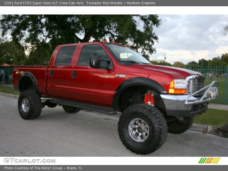 Toreador Red Metallic / Medium Graphite 2001 Ford F350 Super Duty XLT Crew Cab 4x4