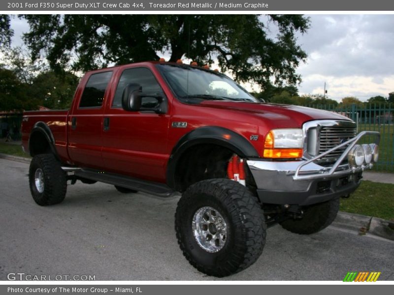 Toreador Red Metallic / Medium Graphite 2001 Ford F350 Super Duty XLT Crew Cab 4x4
