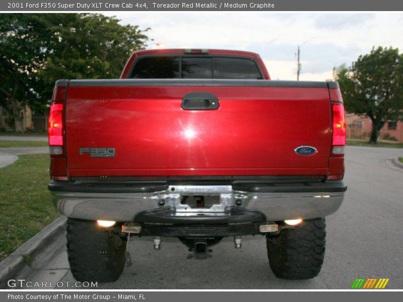 Toreador Red Metallic / Medium Graphite 2001 Ford F350 Super Duty XLT Crew Cab 4x4