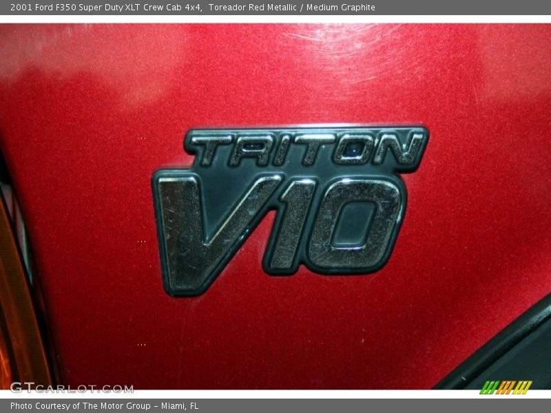  2001 F350 Super Duty XLT Crew Cab 4x4 Logo