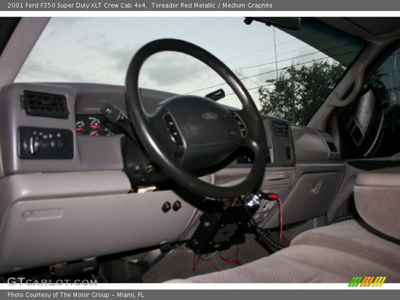 Toreador Red Metallic / Medium Graphite 2001 Ford F350 Super Duty XLT Crew Cab 4x4