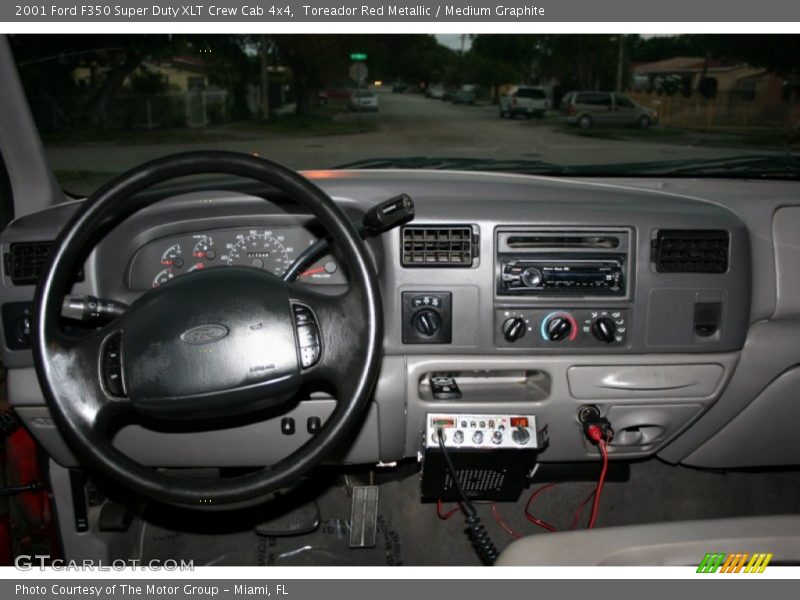 Toreador Red Metallic / Medium Graphite 2001 Ford F350 Super Duty XLT Crew Cab 4x4