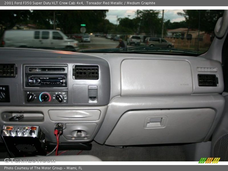 Toreador Red Metallic / Medium Graphite 2001 Ford F350 Super Duty XLT Crew Cab 4x4