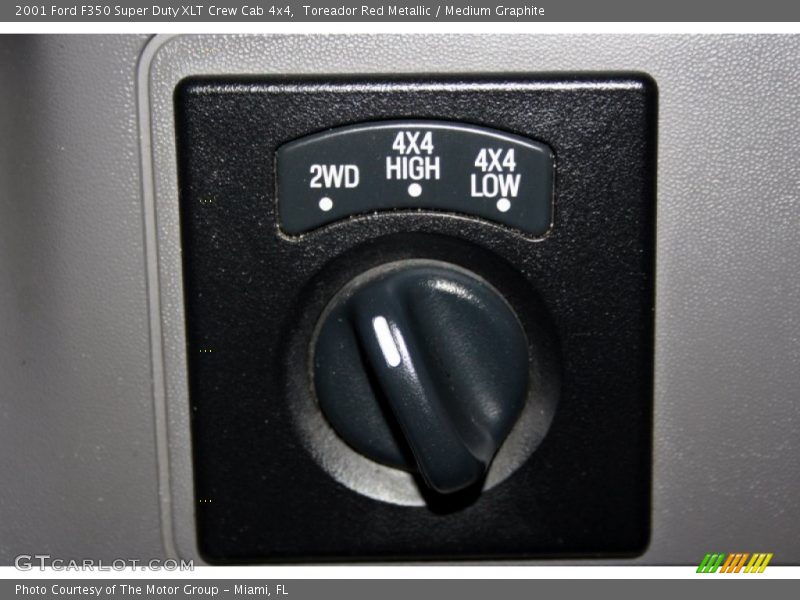 Controls of 2001 F350 Super Duty XLT Crew Cab 4x4