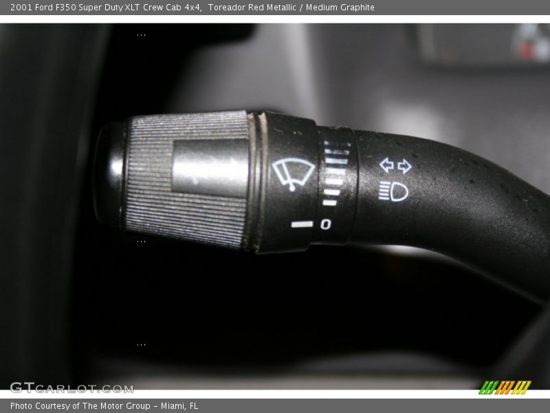 Controls of 2001 F350 Super Duty XLT Crew Cab 4x4