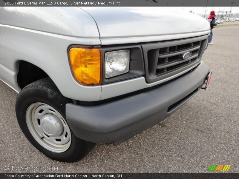 Silver Metallic / Medium Flint 2005 Ford E Series Van E150 Cargo