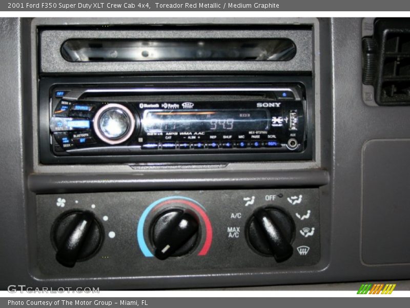 Toreador Red Metallic / Medium Graphite 2001 Ford F350 Super Duty XLT Crew Cab 4x4