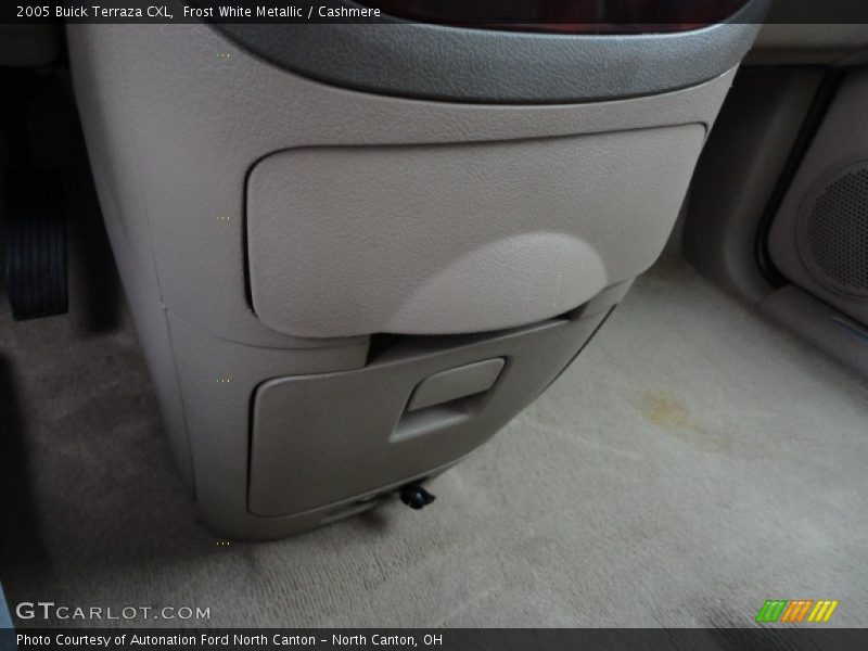 Frost White Metallic / Cashmere 2005 Buick Terraza CXL