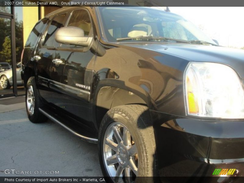 Onyx Black / Cocoa/Light Cashmere 2007 GMC Yukon Denali AWD