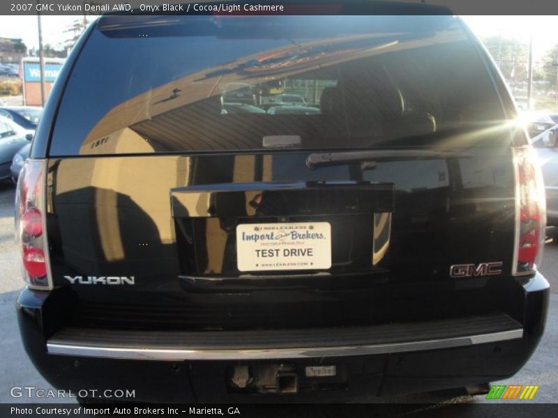 Onyx Black / Cocoa/Light Cashmere 2007 GMC Yukon Denali AWD