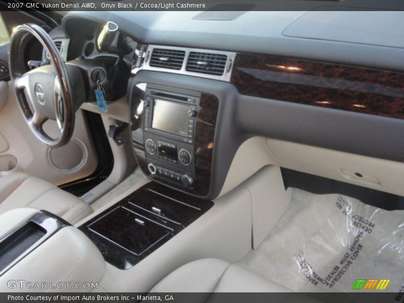 Onyx Black / Cocoa/Light Cashmere 2007 GMC Yukon Denali AWD