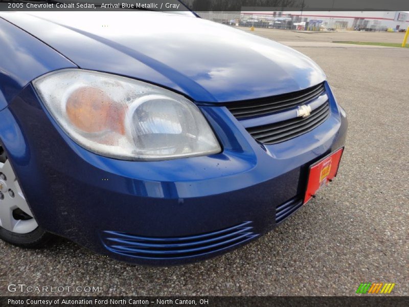Arrival Blue Metallic / Gray 2005 Chevrolet Cobalt Sedan