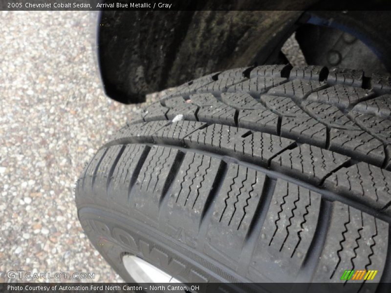 Arrival Blue Metallic / Gray 2005 Chevrolet Cobalt Sedan