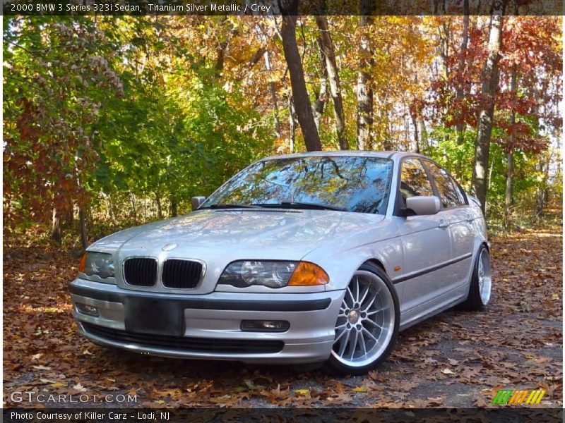 Front 3/4 View of 2000 3 Series 323i Sedan