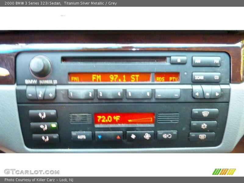 Controls of 2000 3 Series 323i Sedan