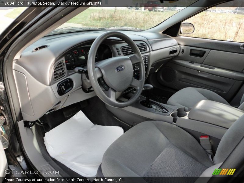 Black / Medium Graphite 2004 Ford Taurus SE Sedan