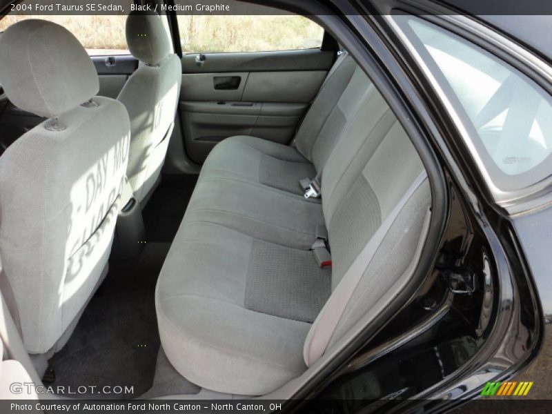 Black / Medium Graphite 2004 Ford Taurus SE Sedan