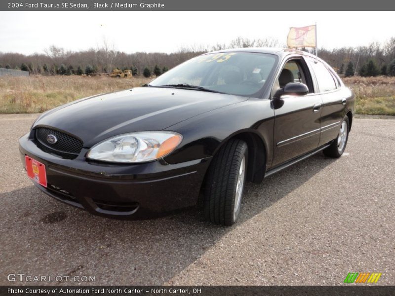 Black / Medium Graphite 2004 Ford Taurus SE Sedan