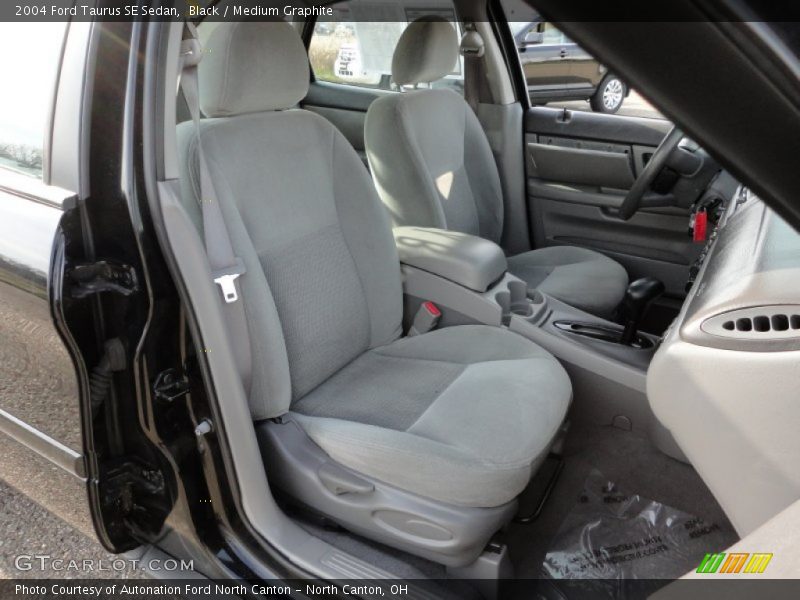 Black / Medium Graphite 2004 Ford Taurus SE Sedan