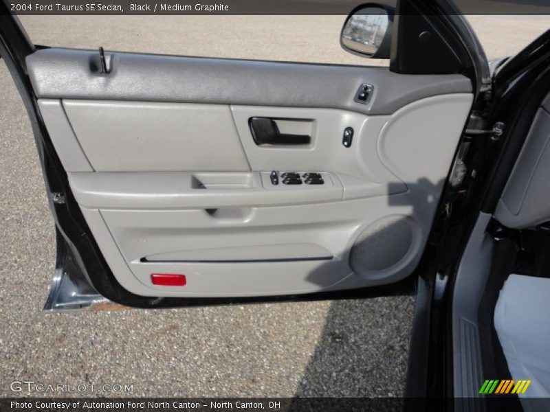Black / Medium Graphite 2004 Ford Taurus SE Sedan