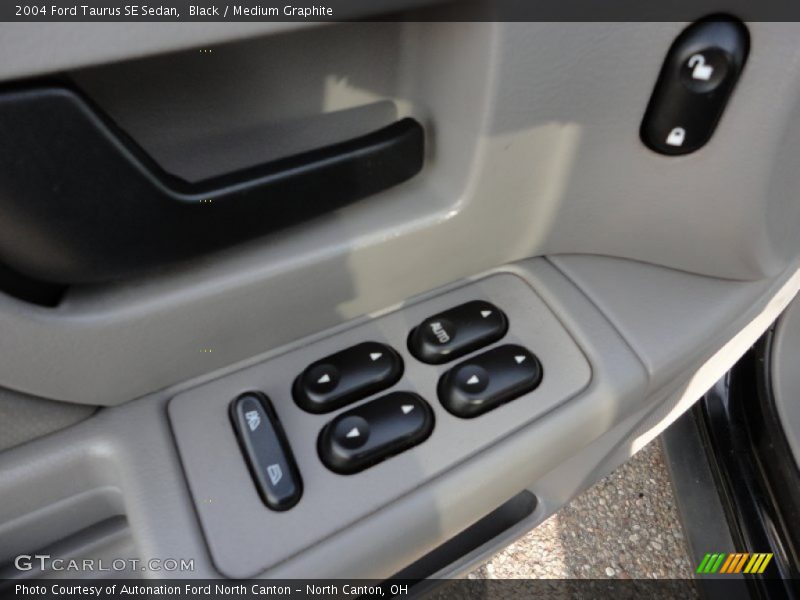 Black / Medium Graphite 2004 Ford Taurus SE Sedan