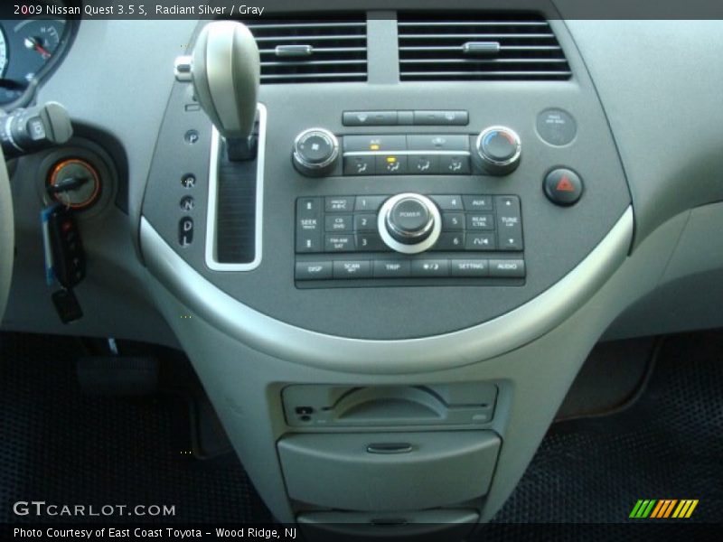 Radiant Silver / Gray 2009 Nissan Quest 3.5 S