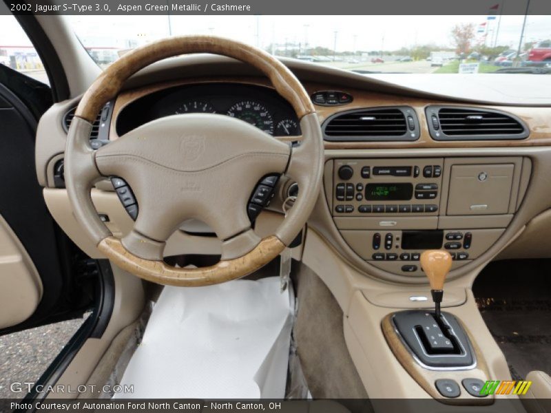 Dashboard of 2002 S-Type 3.0