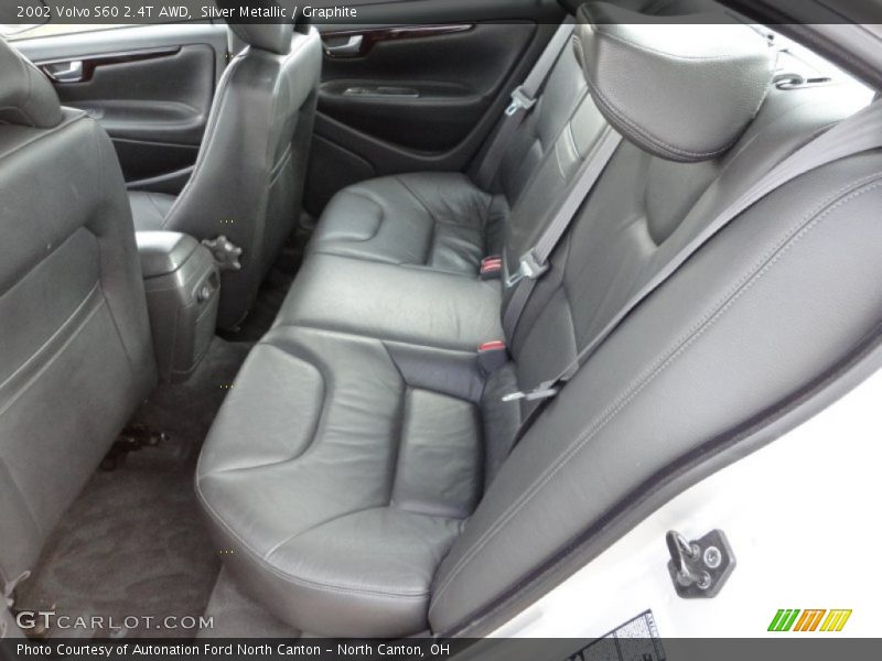 Back Seat in Black Leather - 2002 Volvo S60 2.4T AWD