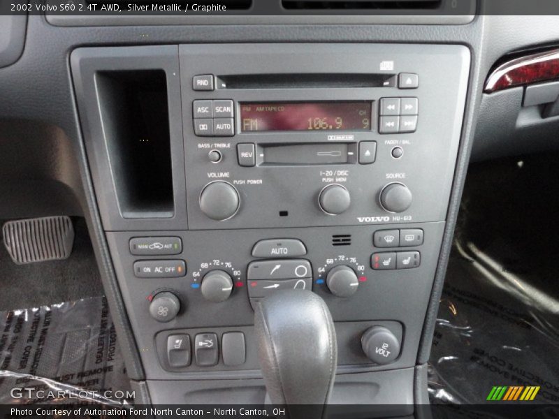 Controls of 2002 S60 2.4T AWD