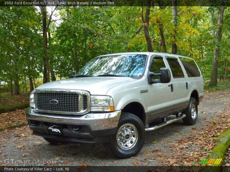 Front 3/4 View of 2003 Excursion XLT 4x4