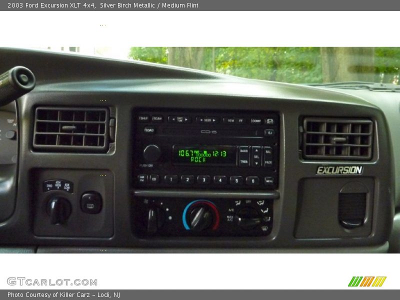 Controls of 2003 Excursion XLT 4x4