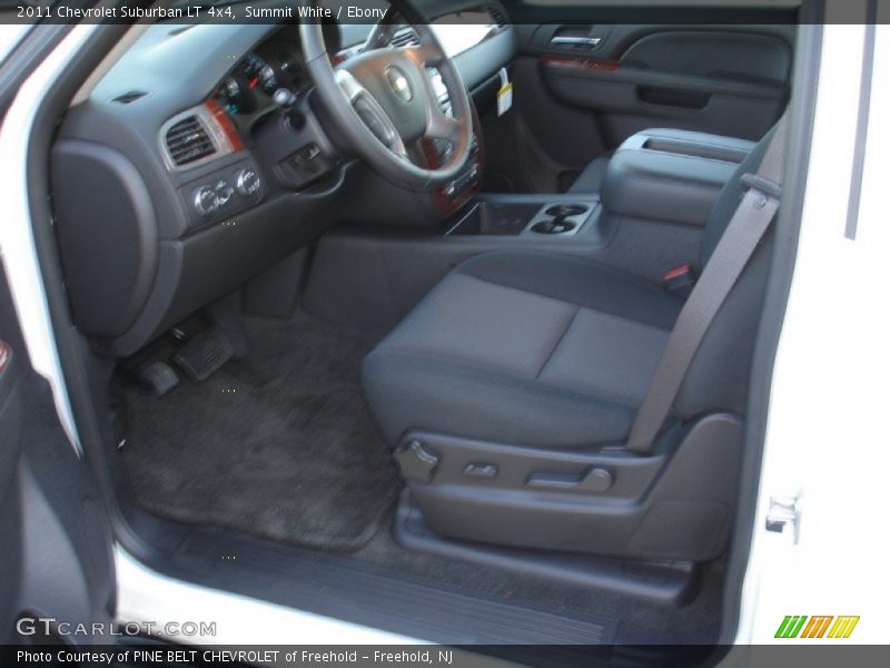 Summit White / Ebony 2011 Chevrolet Suburban LT 4x4